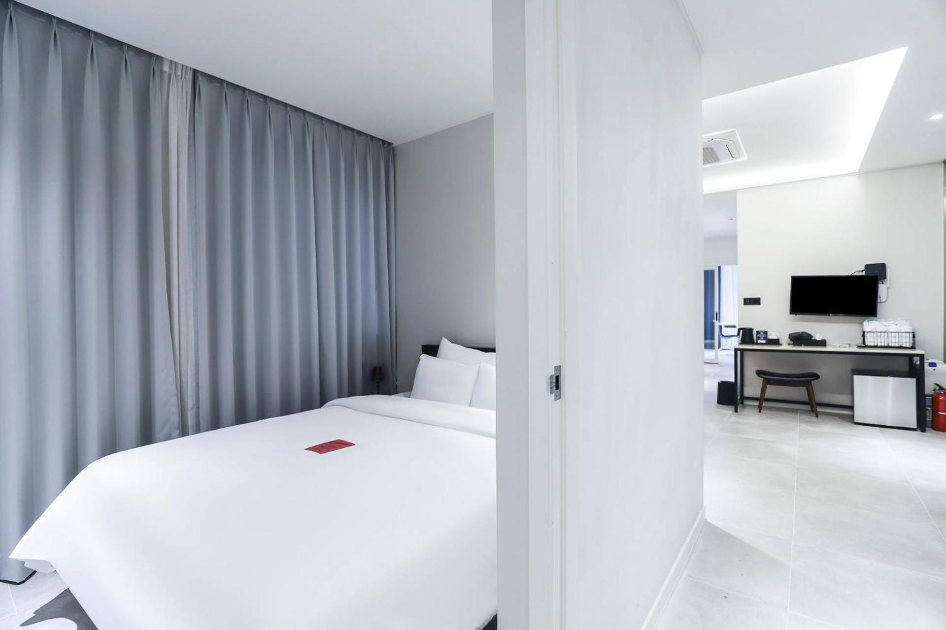Hongdan Hotel 2*