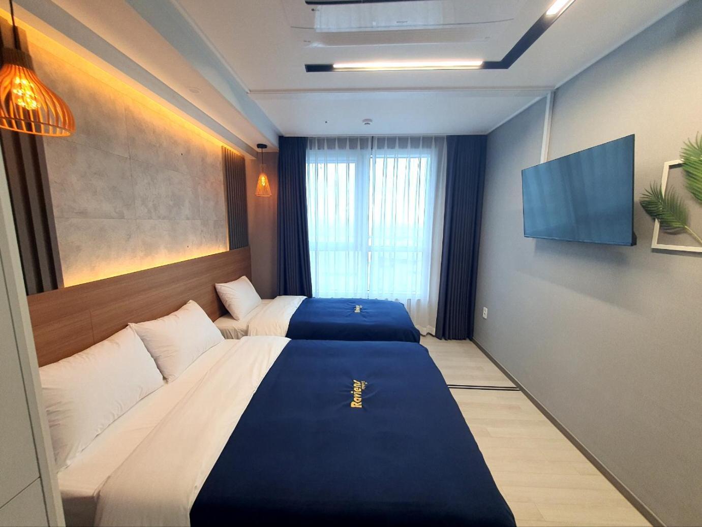 Hotel Elliy's