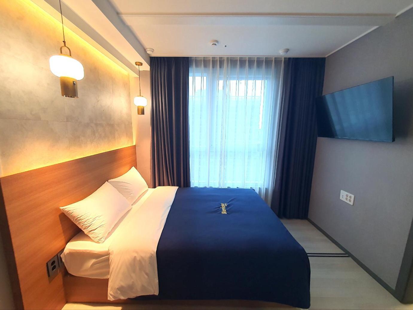 Elliy's Busan