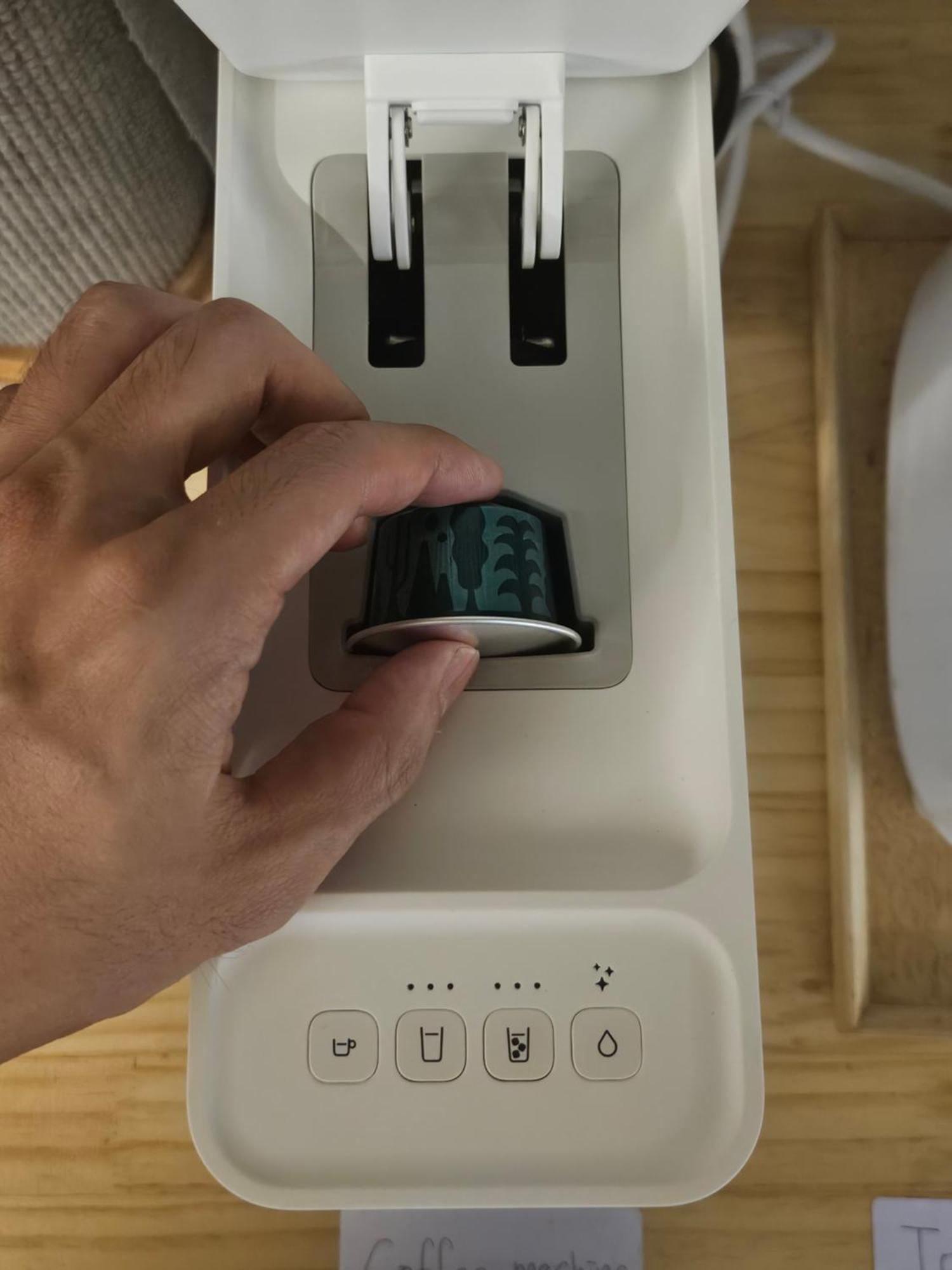 Travel Light Capsule Capsule hotel
