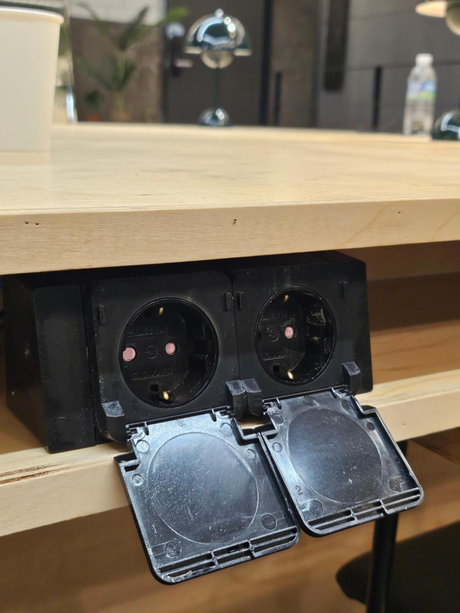Travel Light Capsule Capsule hotel *