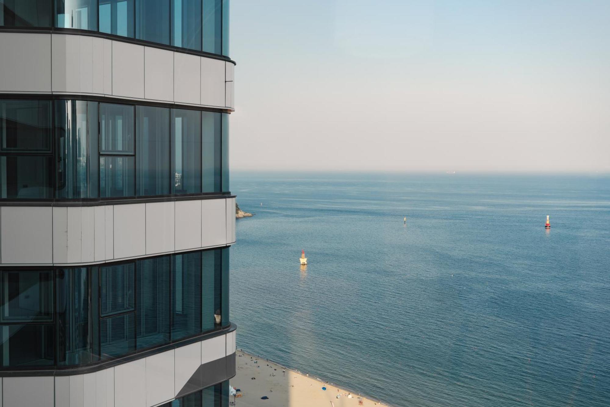 Le Collective Haeundae Paragraf *