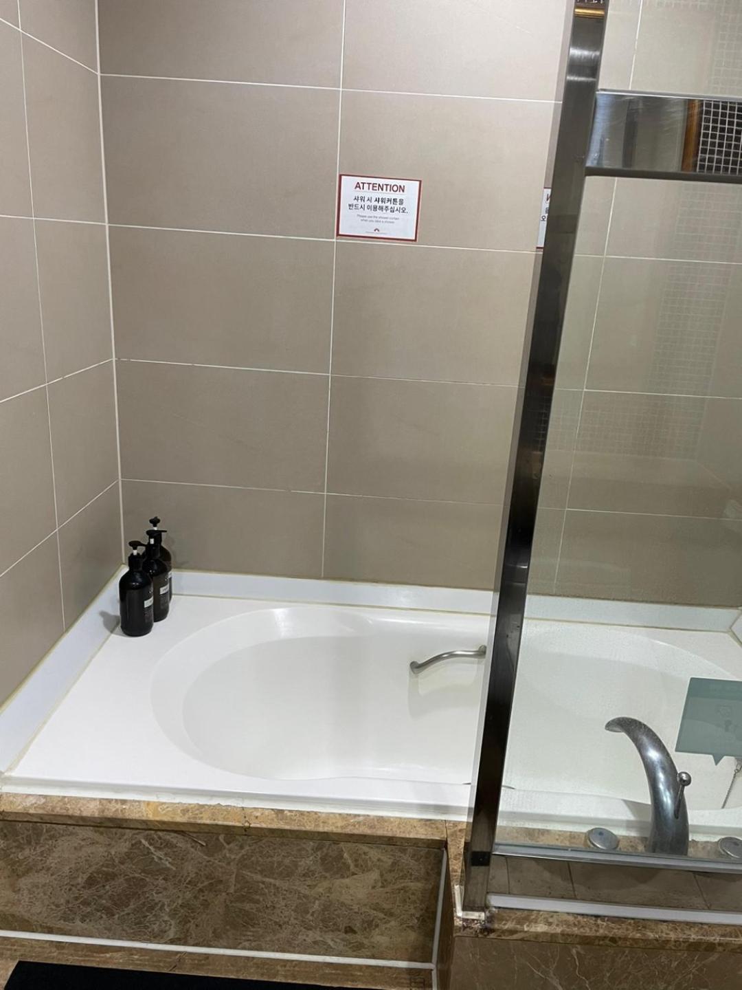 Centurn Victoria Hotel 3*