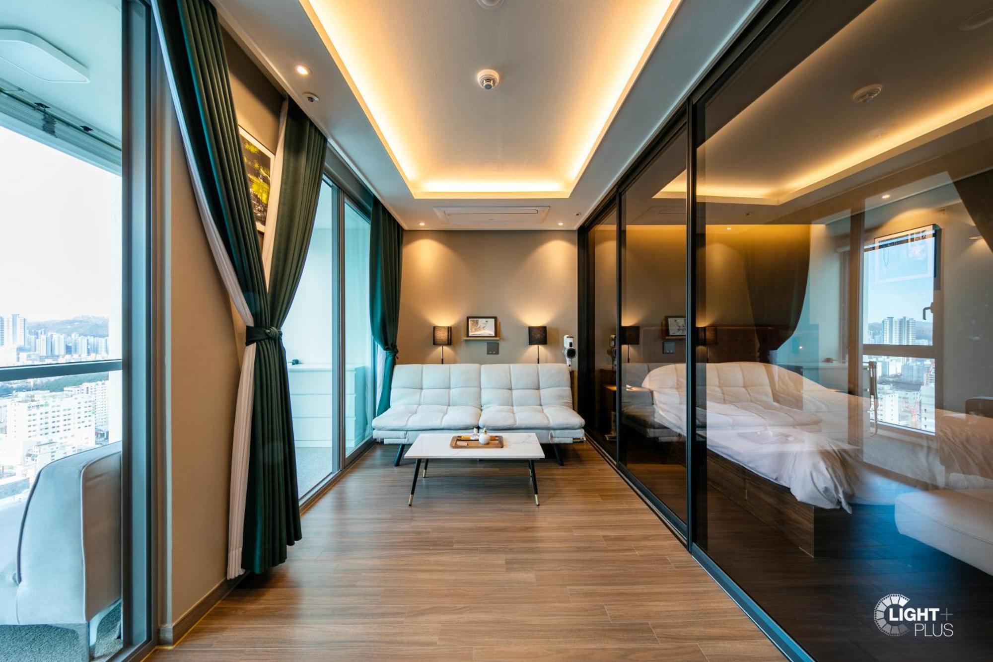 Elbon The X Bona Travel Hotel