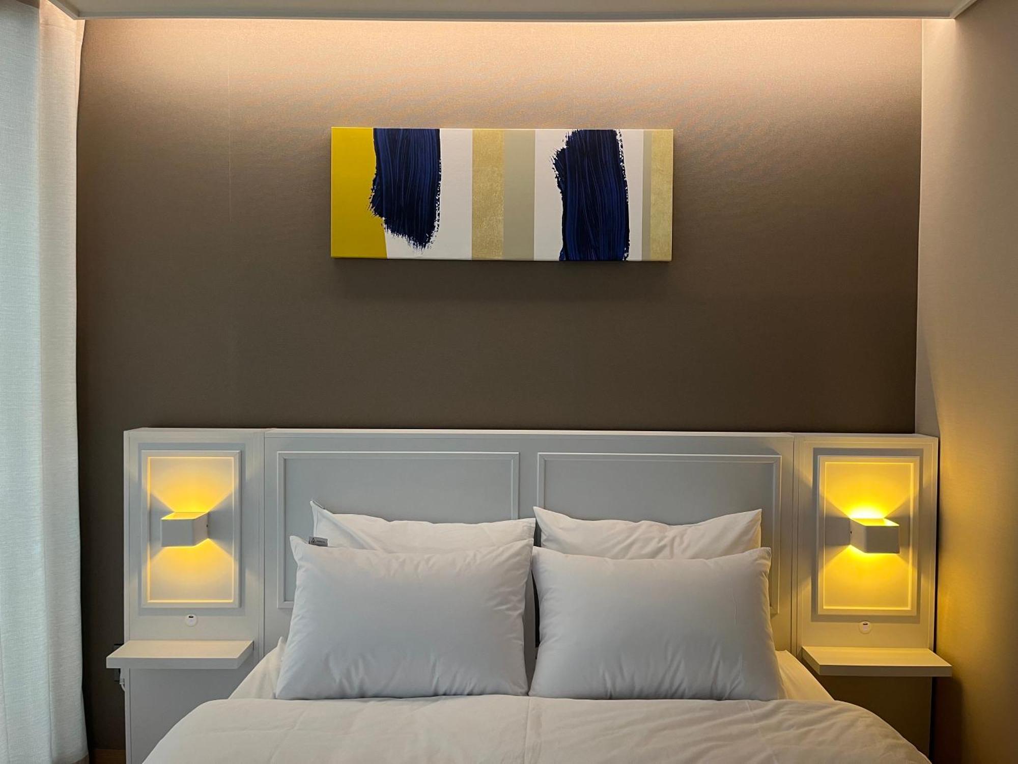 Elbon The X Bona Travel Hotel