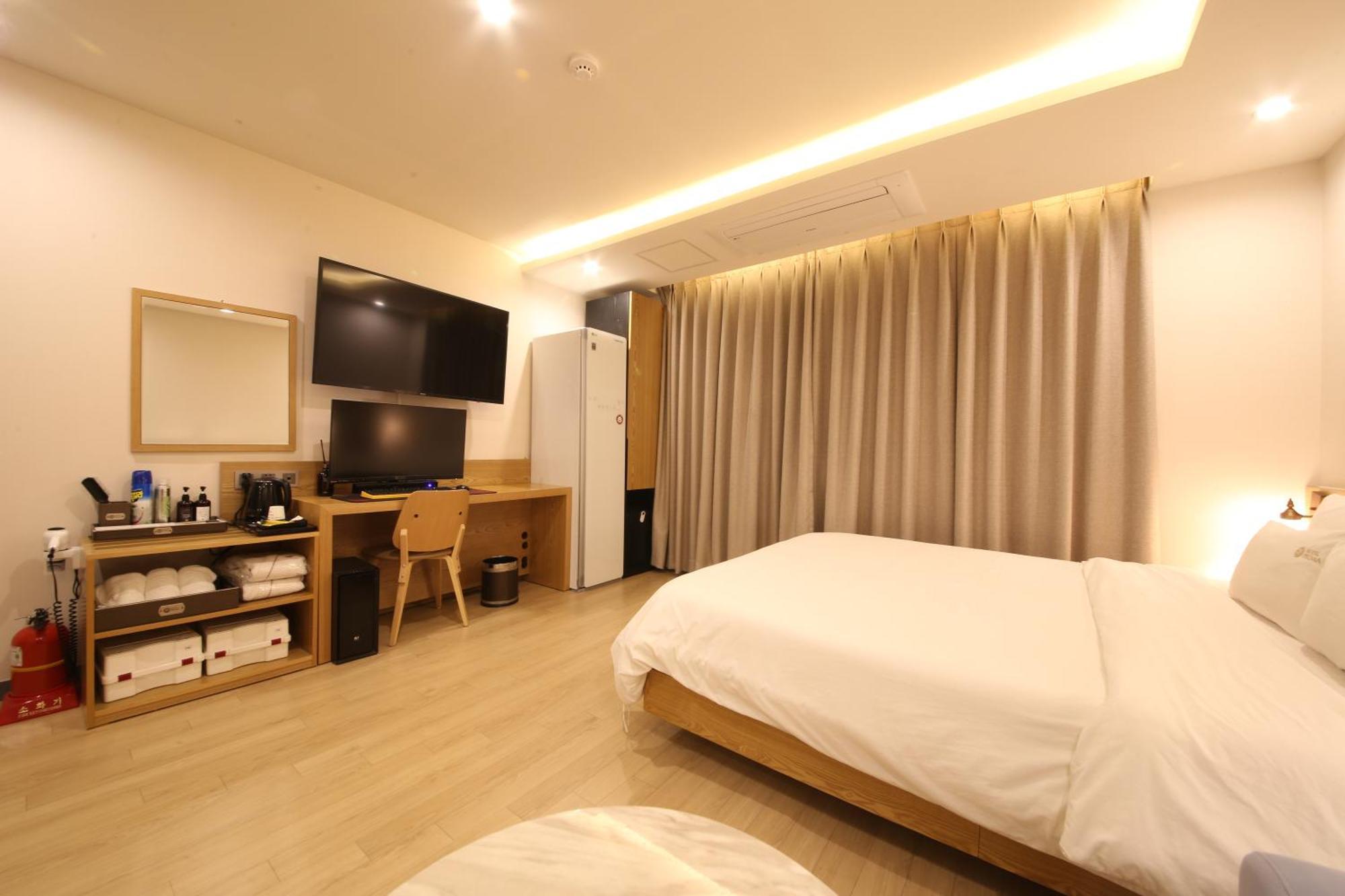 Prima Hotel 3*
