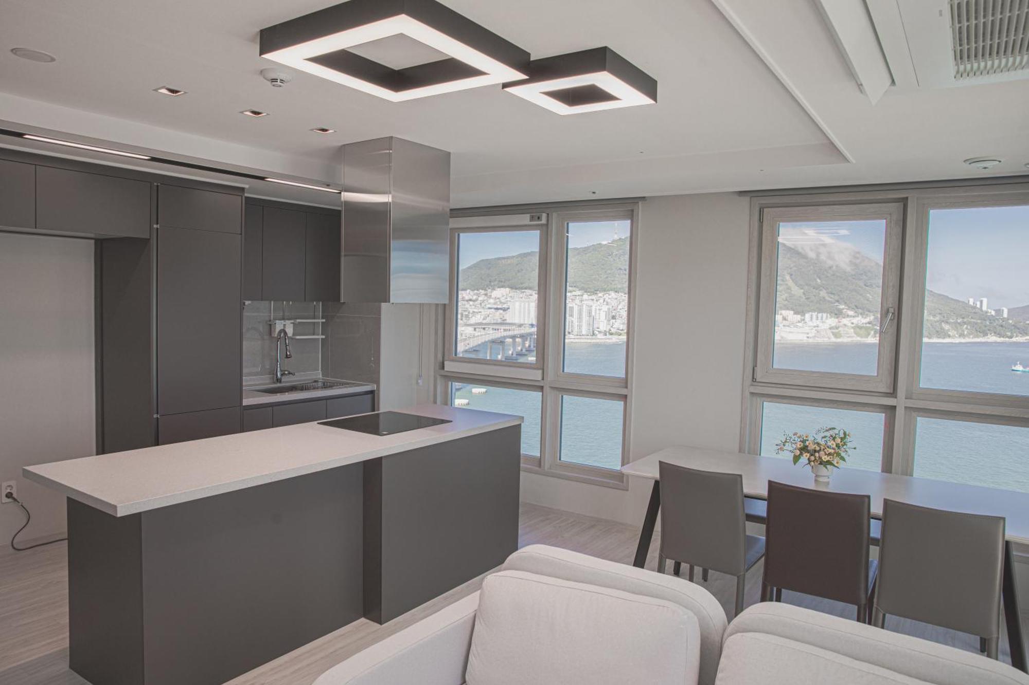 Ocean Sky Osila Songdo Apartment *