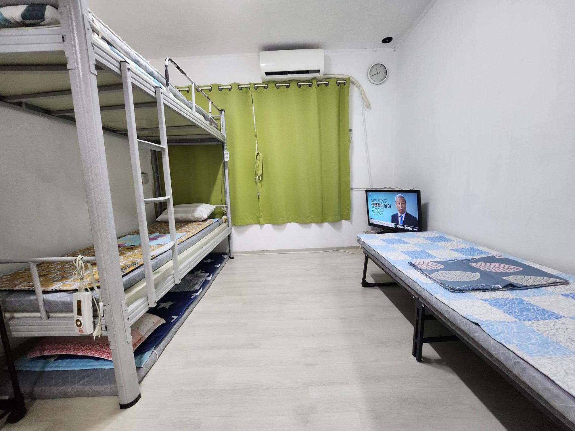 Exclusive Use Whole House For * Busan