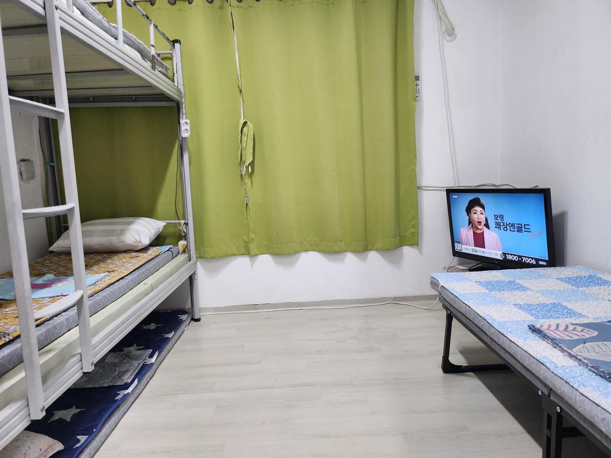 Apartment Exclusive Use Whole House For