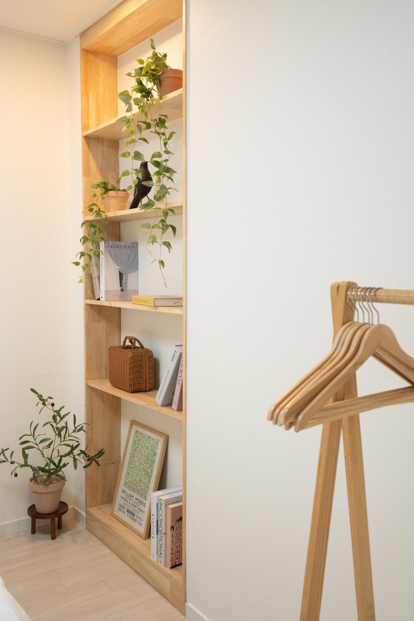 Cream House Apartment