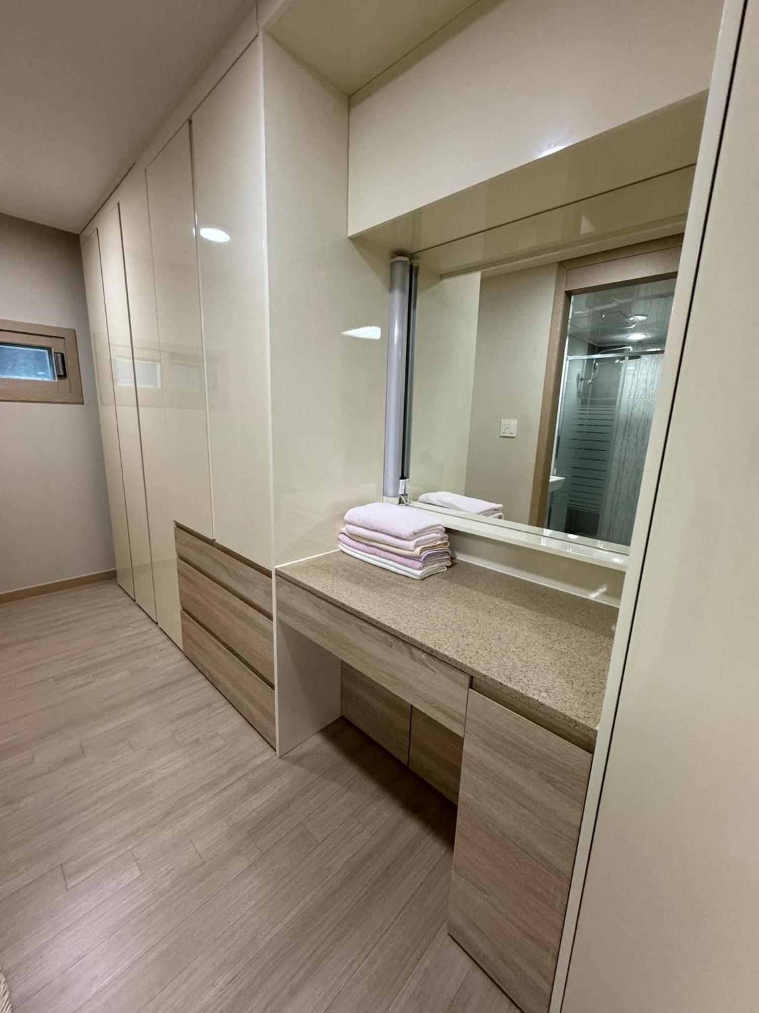 Luxury Ocean View Apartment *
