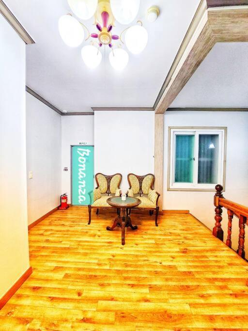 Bonanza Apartment *