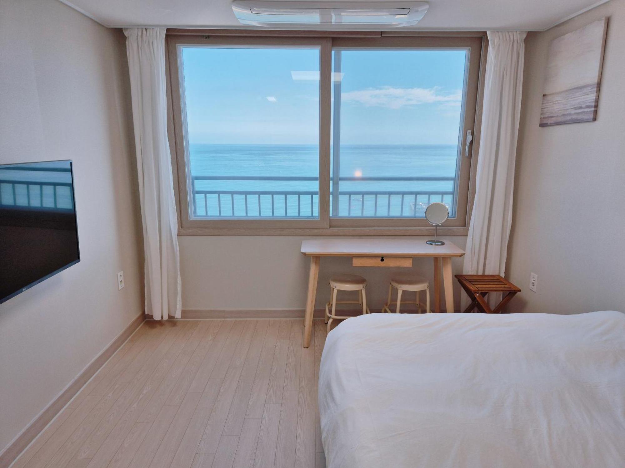 The First Ocean Songjeong Hotel *