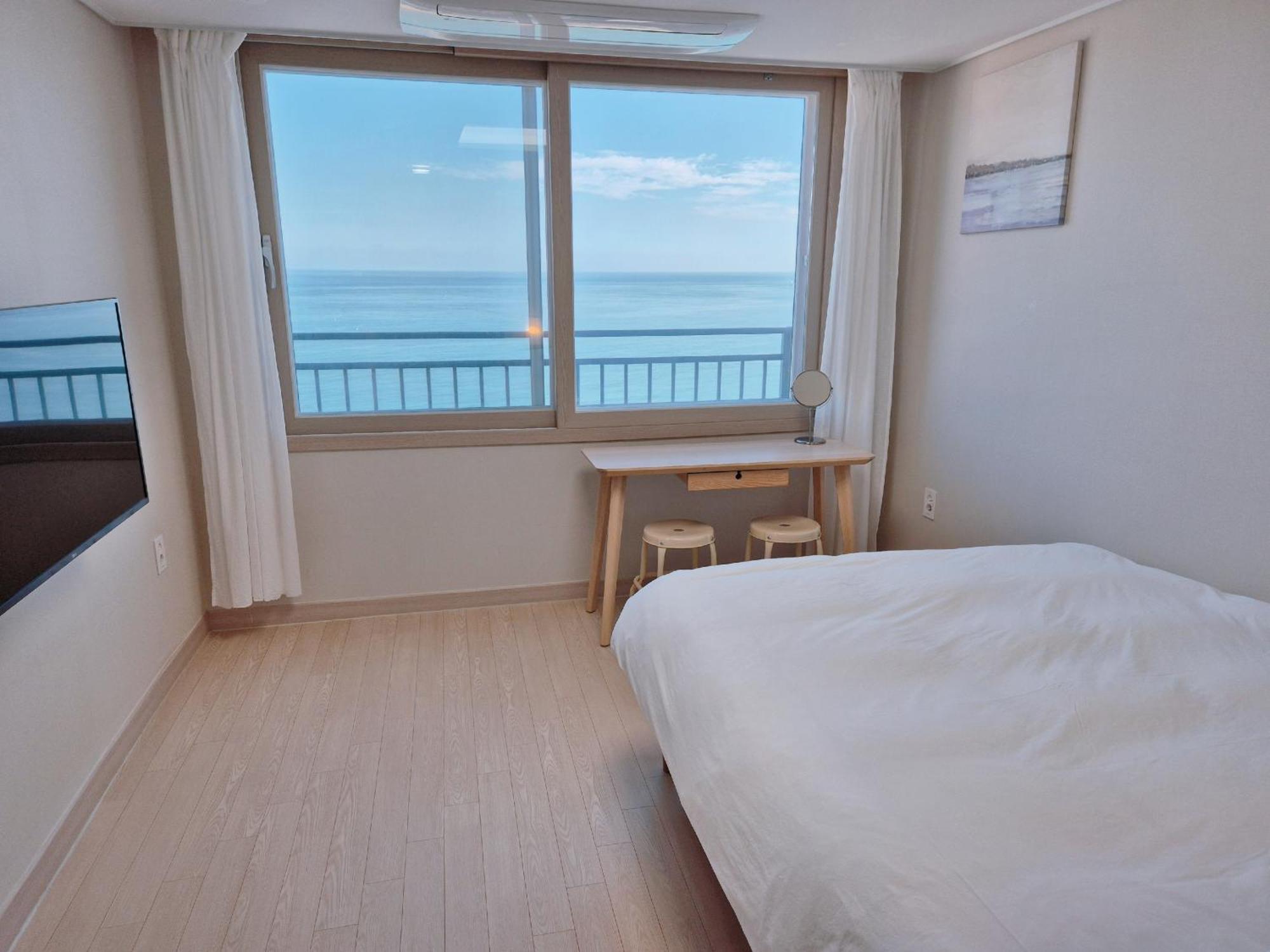 The First Ocean Songjeong Hotel *