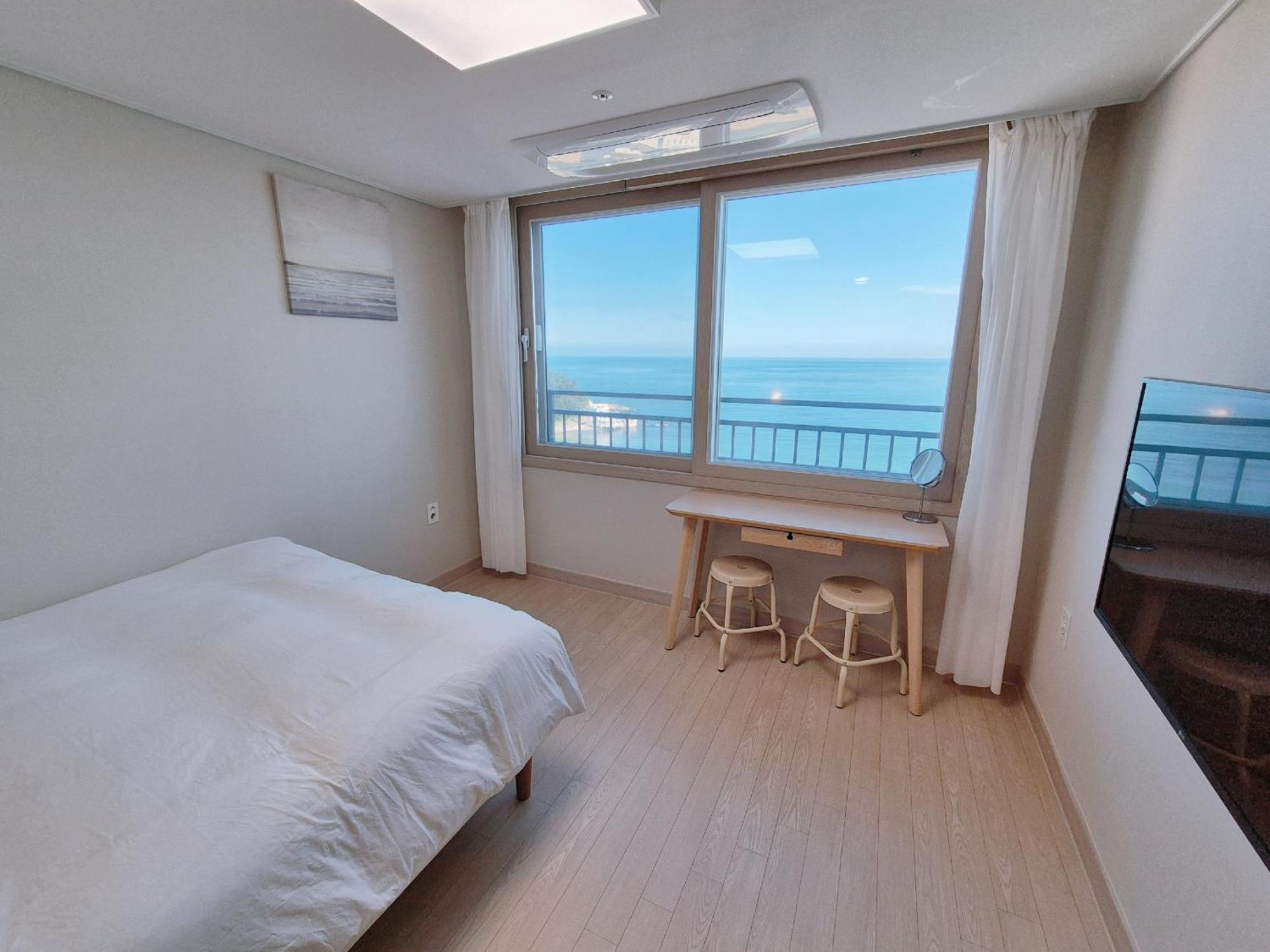 The First Ocean Songjeong * Busan