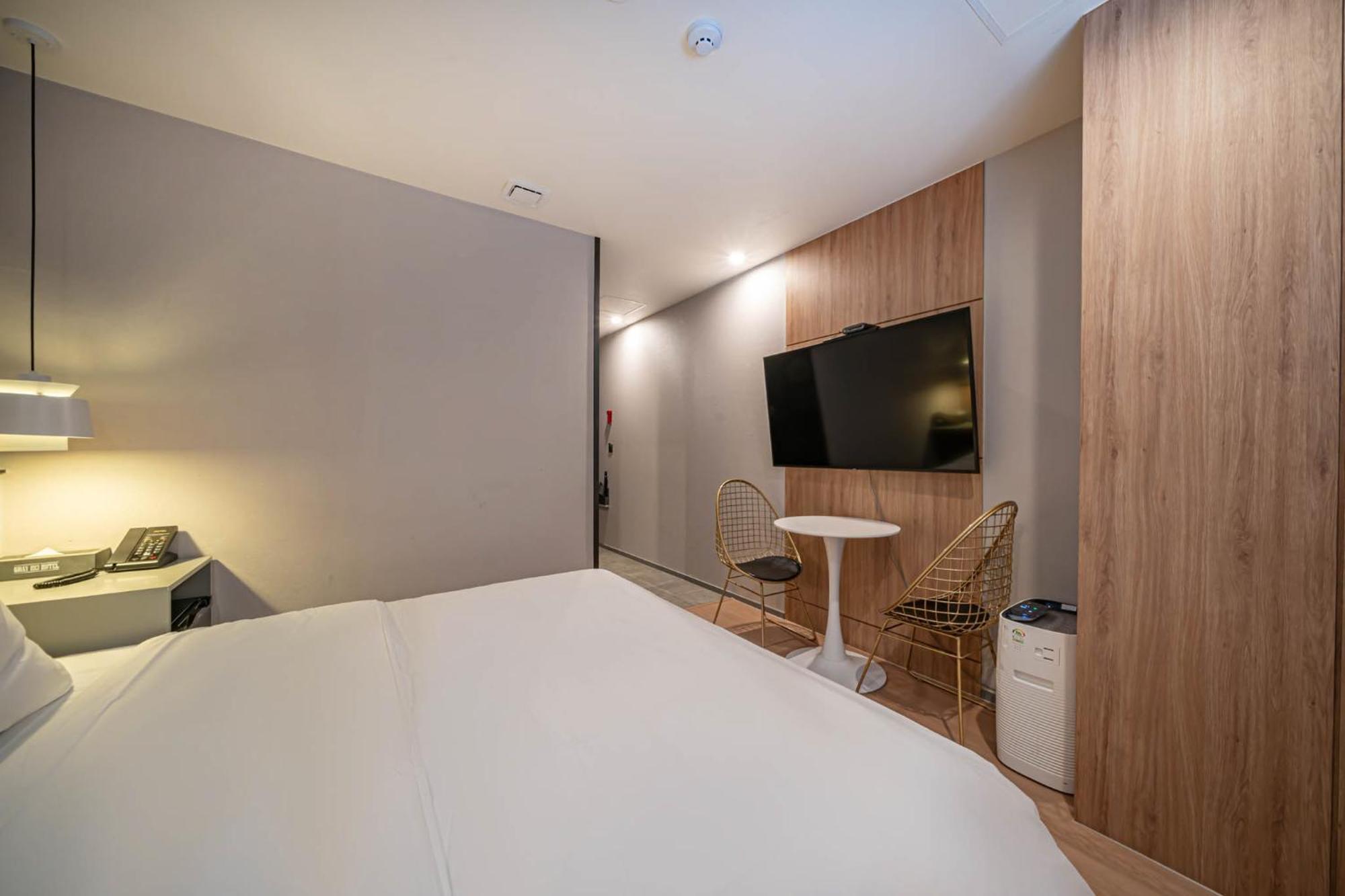 Hotel Gray 193