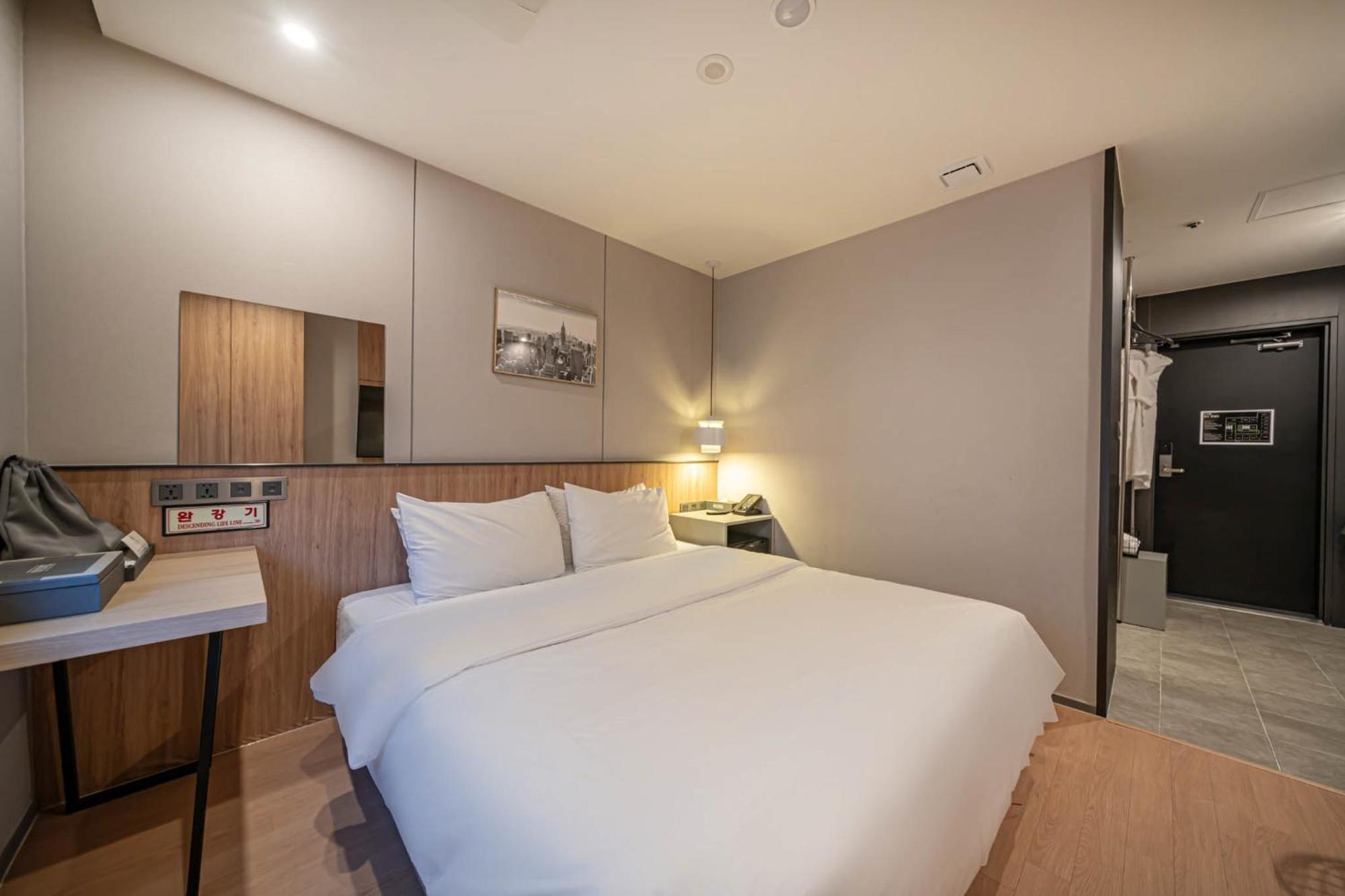 Gray 193 Hotel 2*