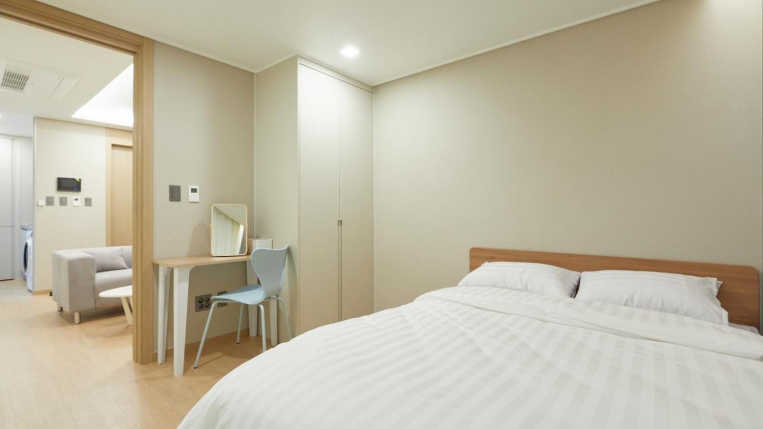 Elbonz Aparthotel