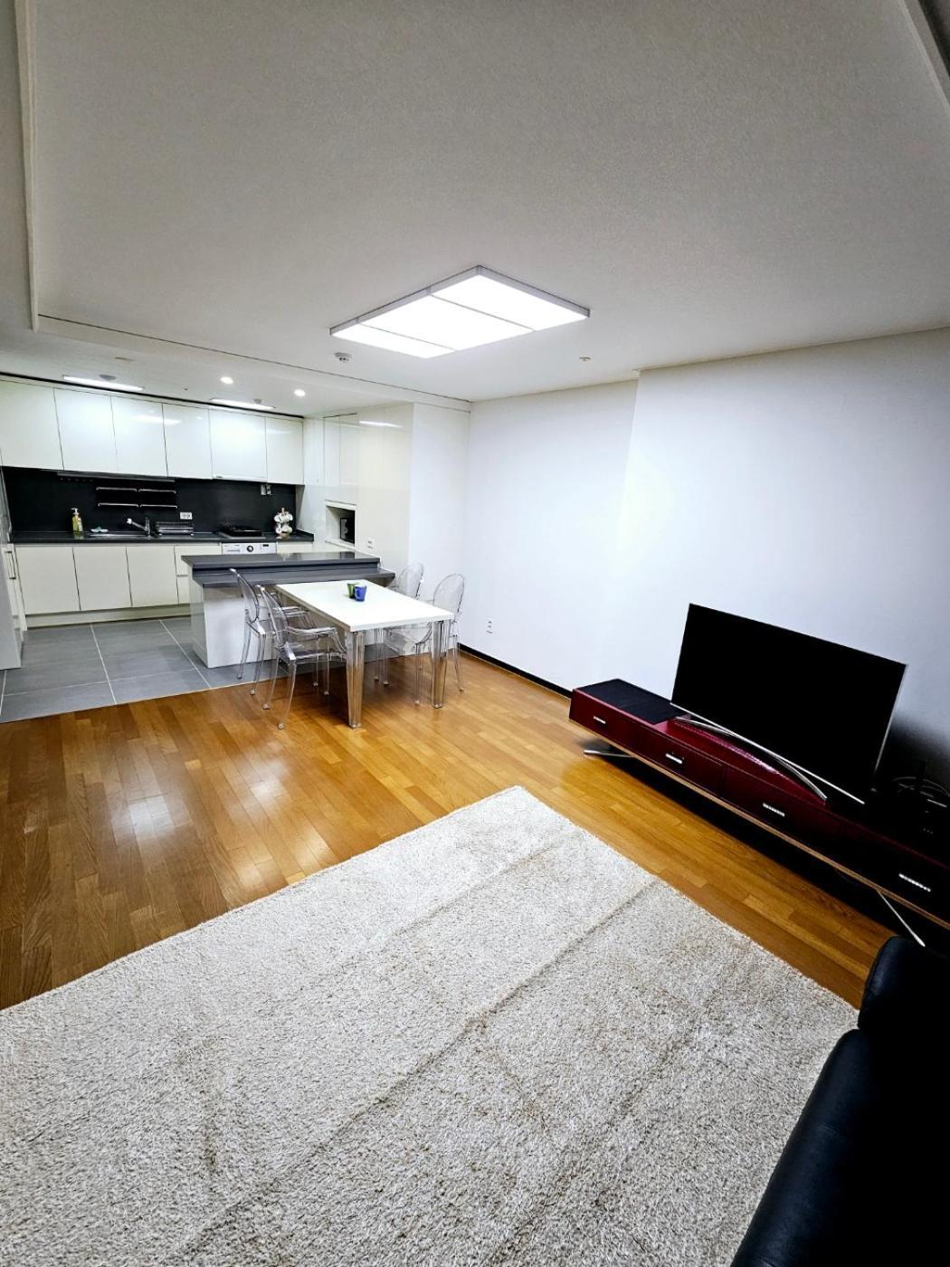 2 Minutes Run To The Sea Only 152m, Special Benefit Of Waterpark 195m Away Apartamento *