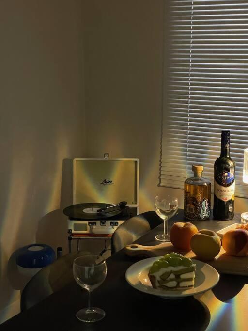 Apartment The White House Toseong *