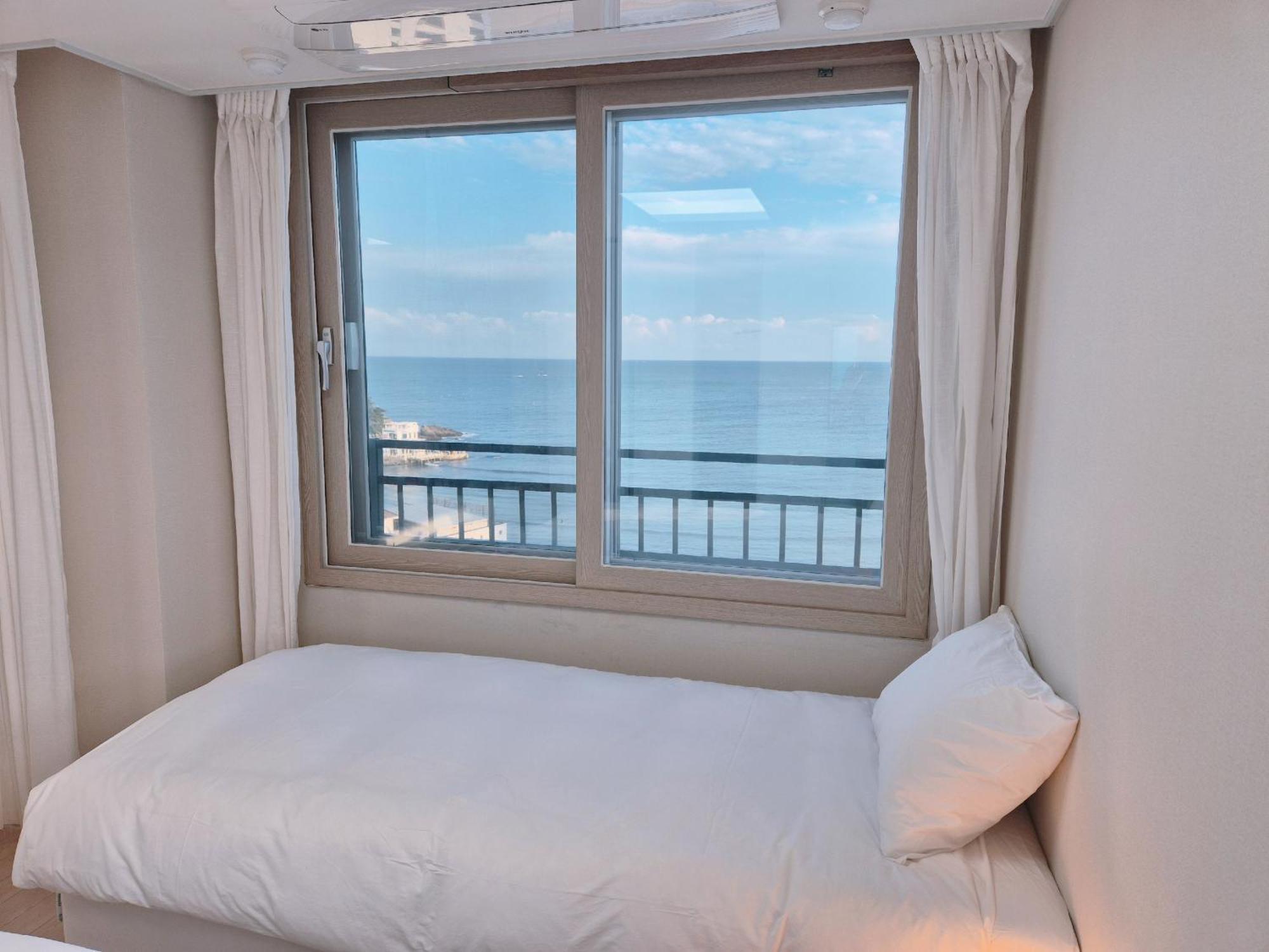 The First Ocean Songjeong Hotel