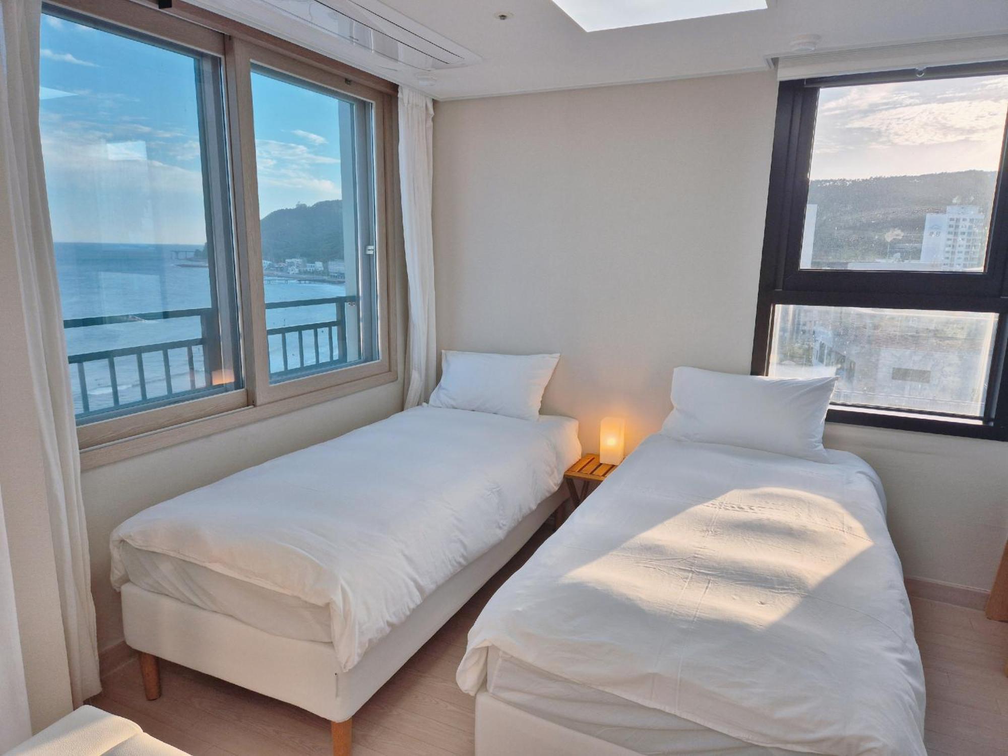 Hotel The First Ocean Songjeong