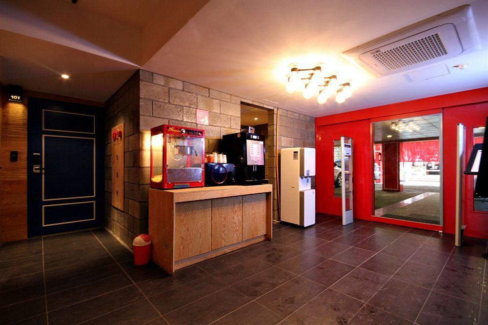 Motel Yaja Lotte Department Store Busan