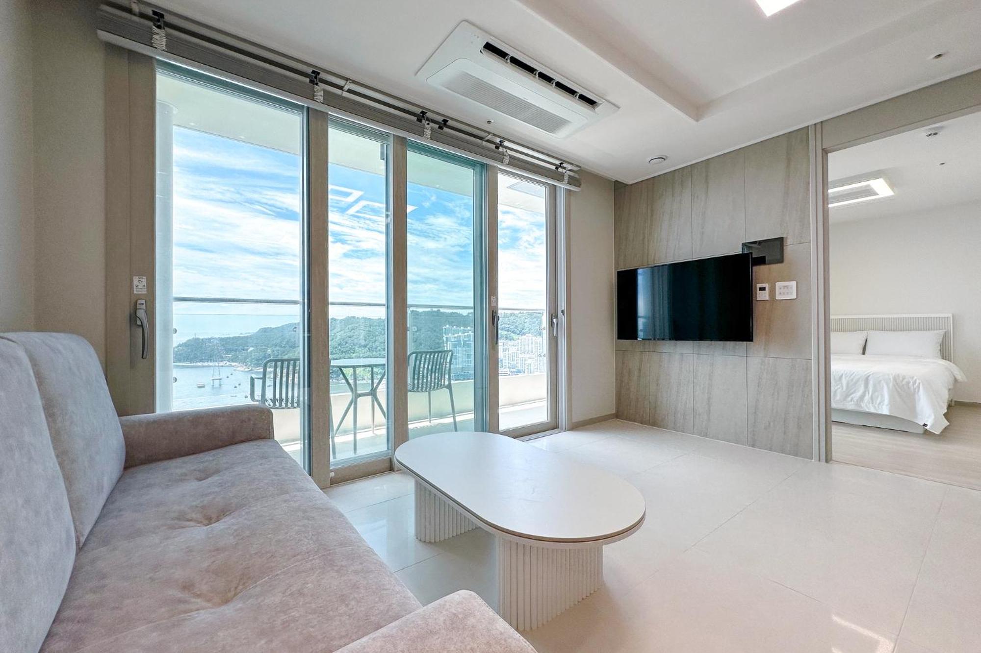 Apartment The First Ocean Songdo