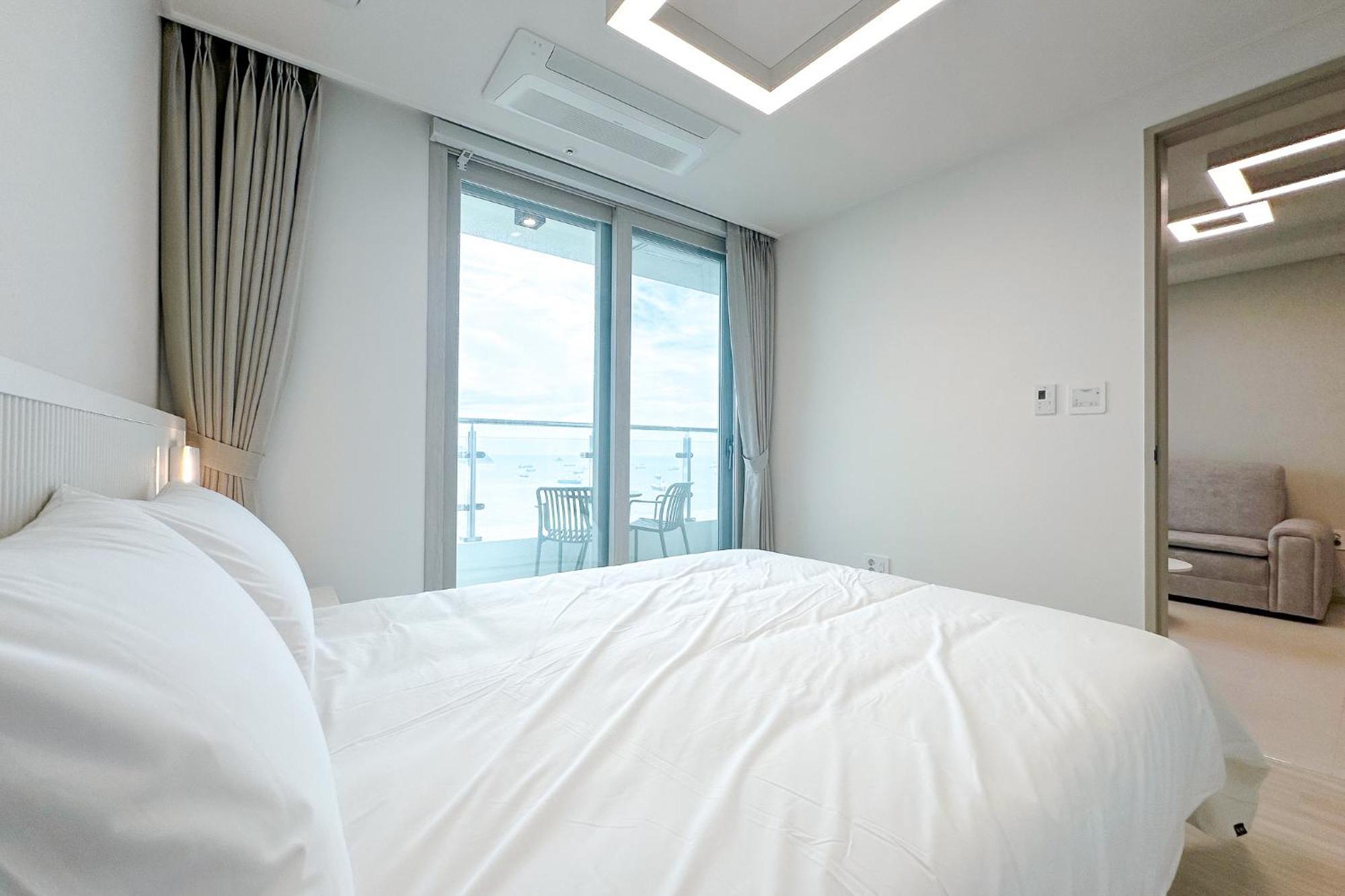 Apartment The First Ocean Songdo Busan