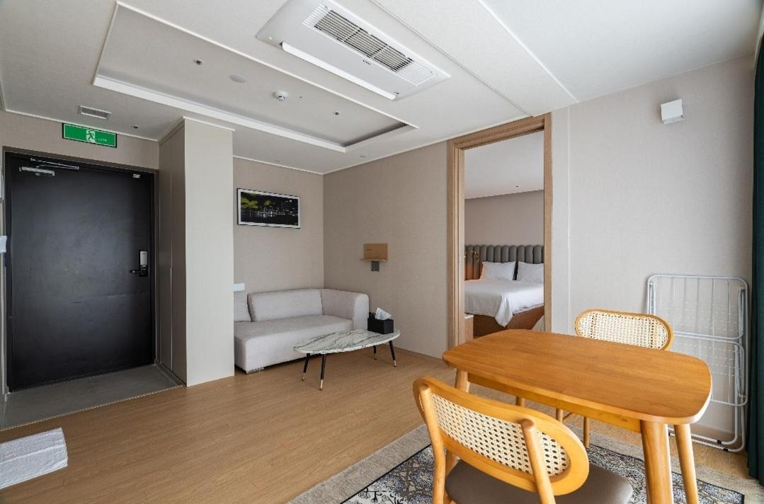 Hotel #elbon The 4*