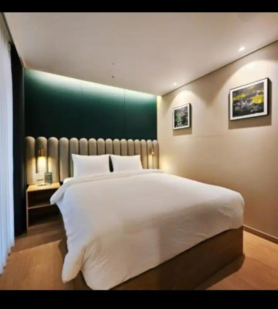#elbon The Hotel