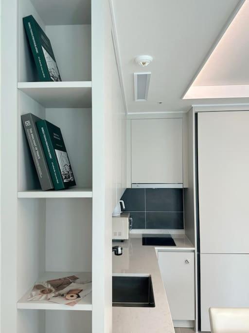 Xxx Apartment *