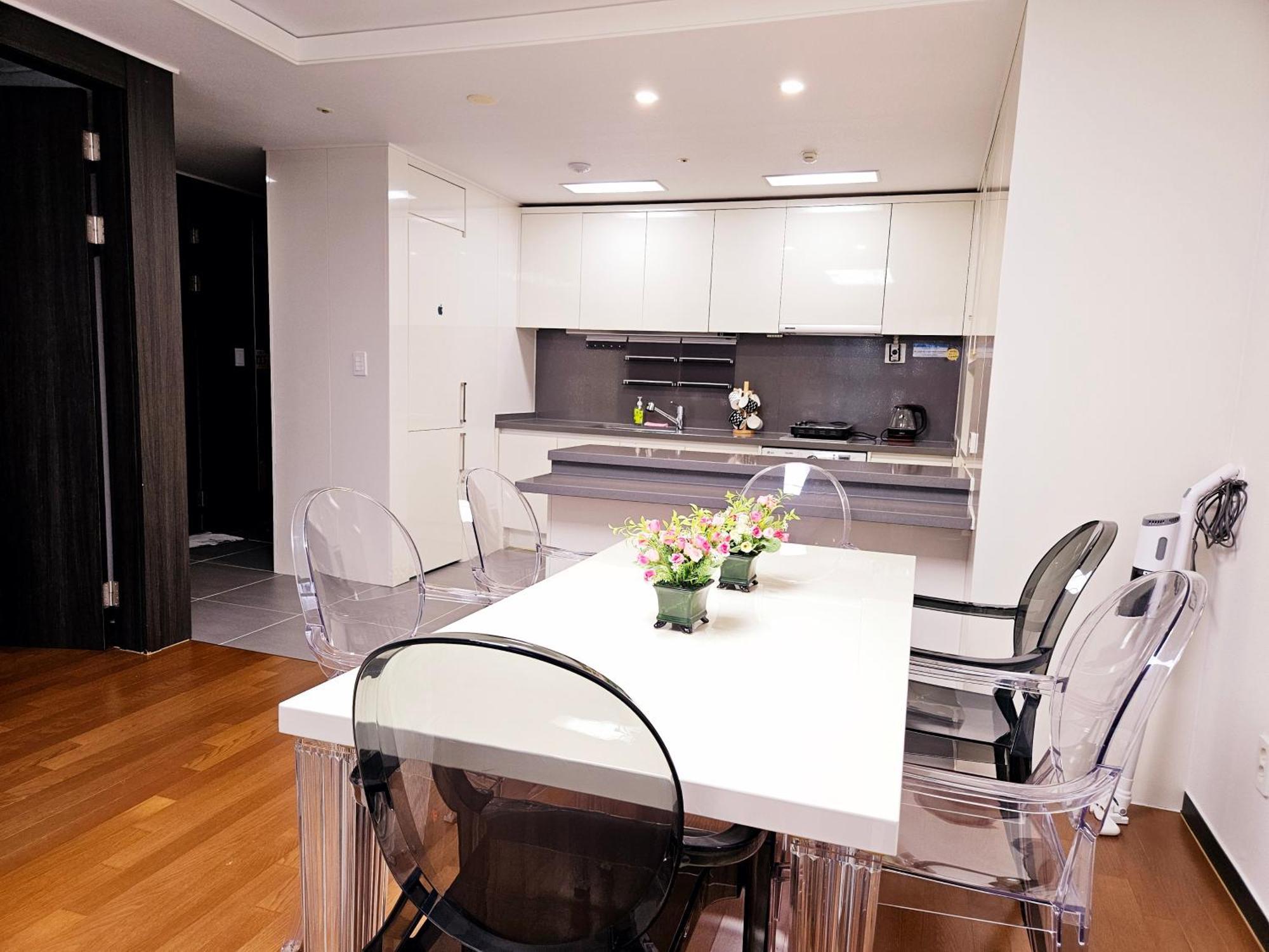 2 Minutes Run To The Sea Only 152m, Special Benefit Of Waterpark 195m Away Apartamento