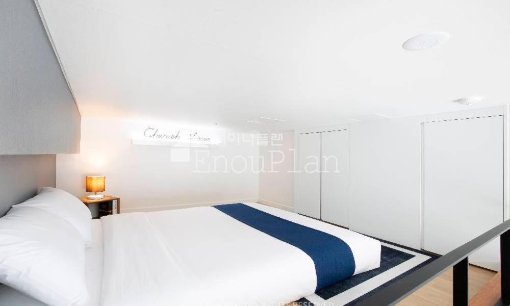 Hotel 202 3*