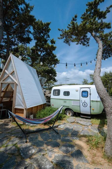 Campsite The Moving Caravan *