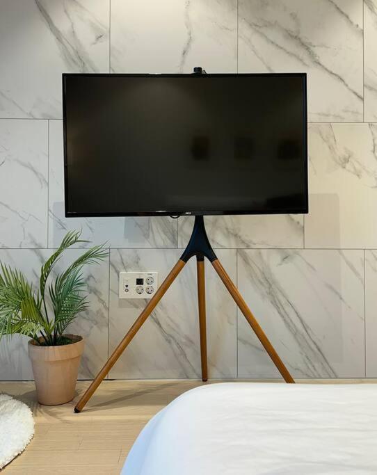 Blue Wave 2 Apartment *
