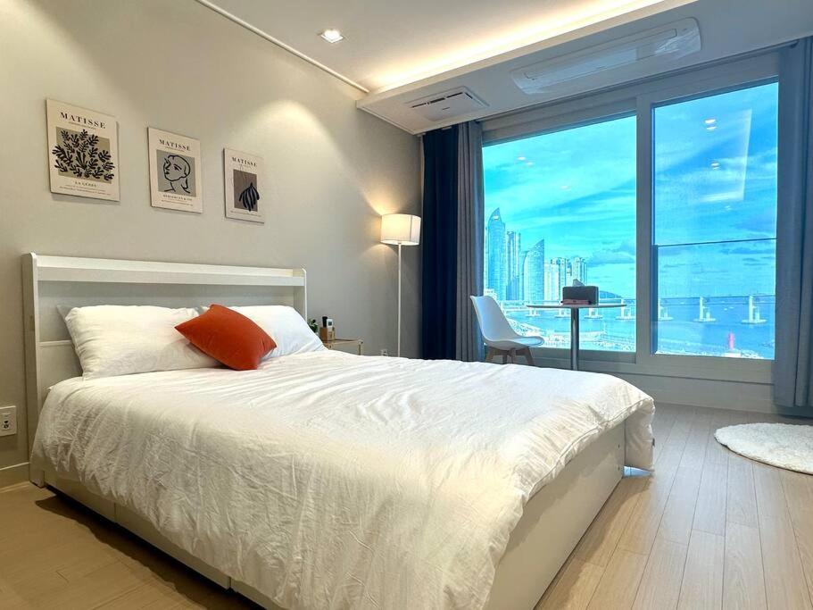 Blue Wave 2 Apartment *