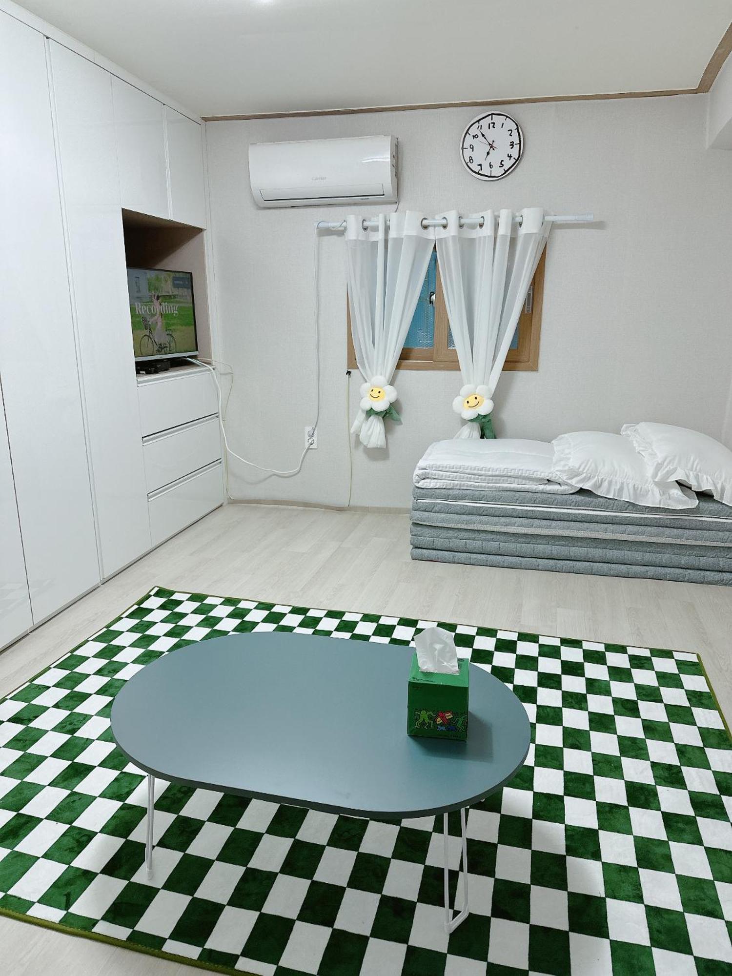 Choryang Stay#busan Subway 6min#choryang Subway 3min#hotel Bedding#ott Appartamento Busan