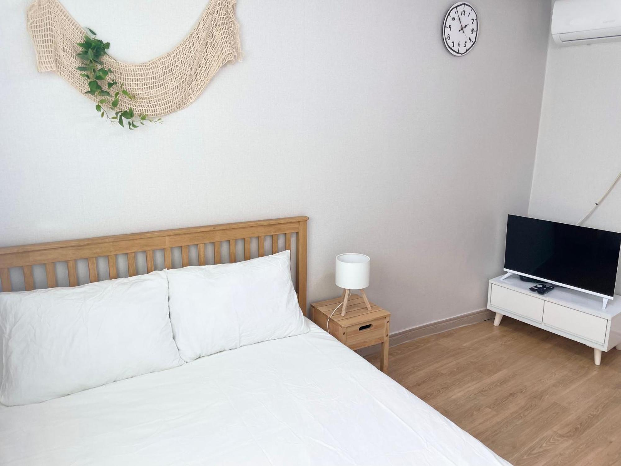 Choryang Stay#busan Subway 6min#choryang Subway 3min#hotel Bedding#ott