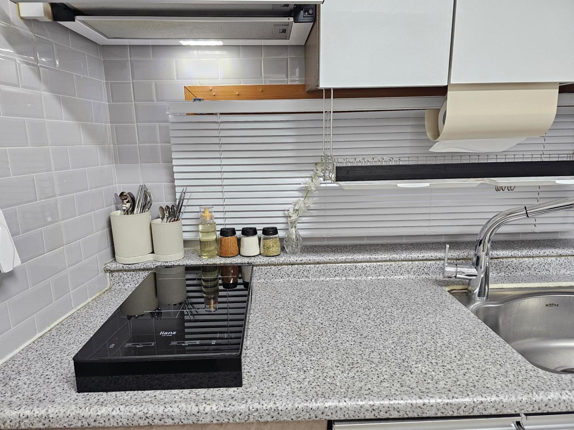Apartment Subway 6min #2 #2 Queen Beds #hotel Bedding #ott #table#1st Floor Busan