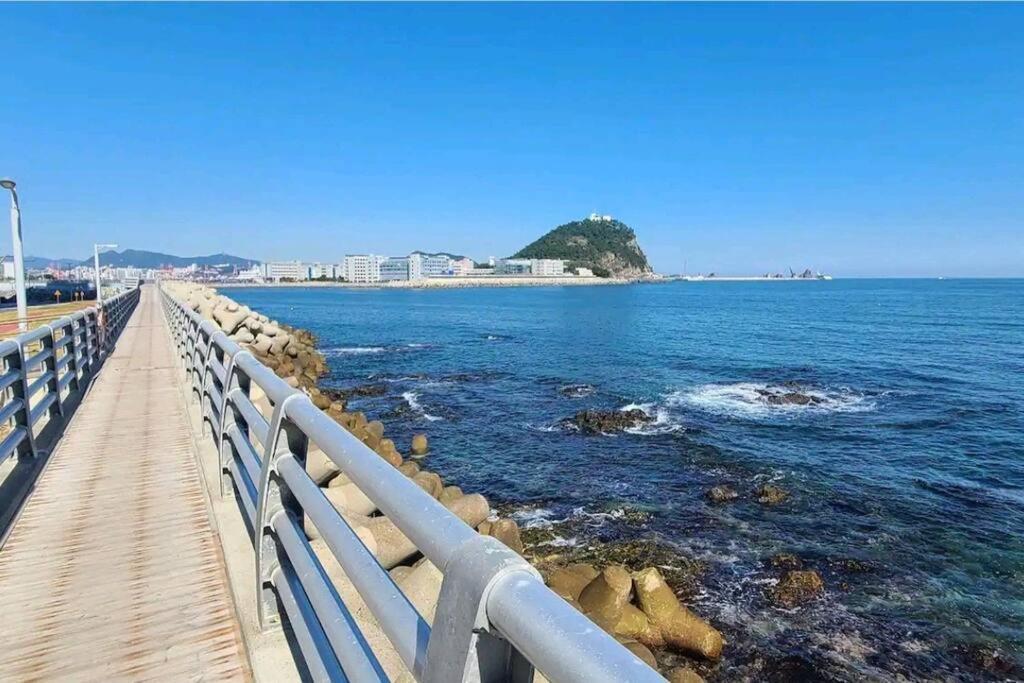 Oceanview - Short And Long Term Apartment *