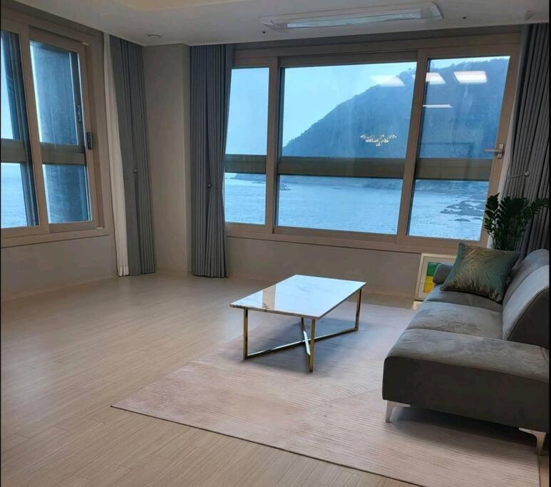 Oceanview - Short And Long Term *