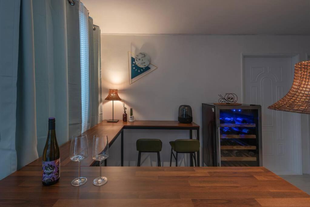 Villa New Open - Walking Distance To Seomyeon, Max 6pax, Three Rooms, 1 Complimentary Parking