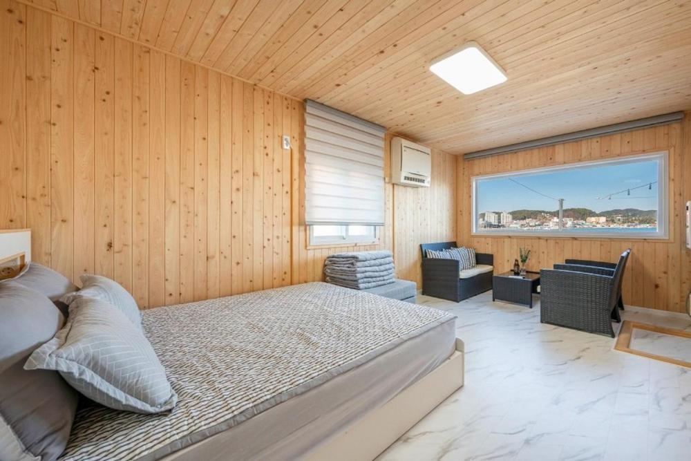 Zio Club Acampamento Busan