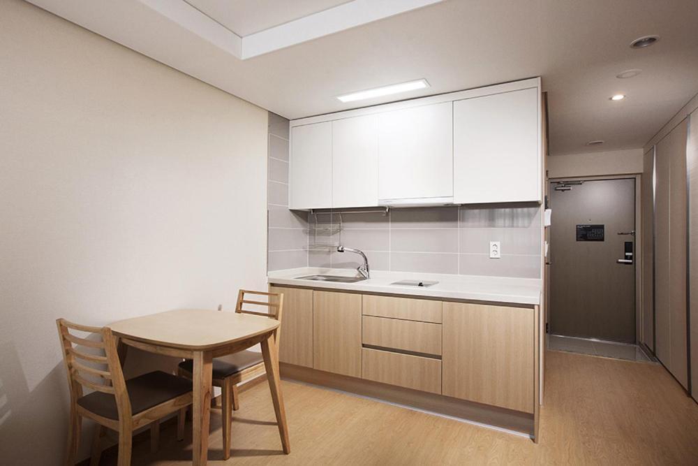 Crown Harbor Khách sạn Busan