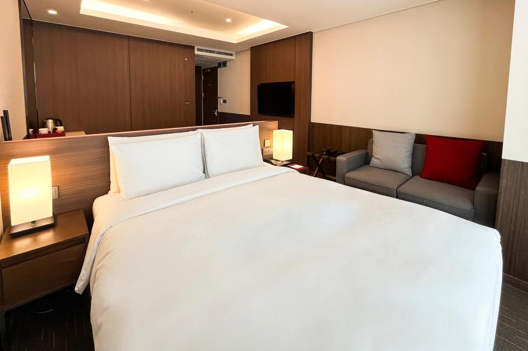 Hotel Ramada Encore By Wyndham Station Busan