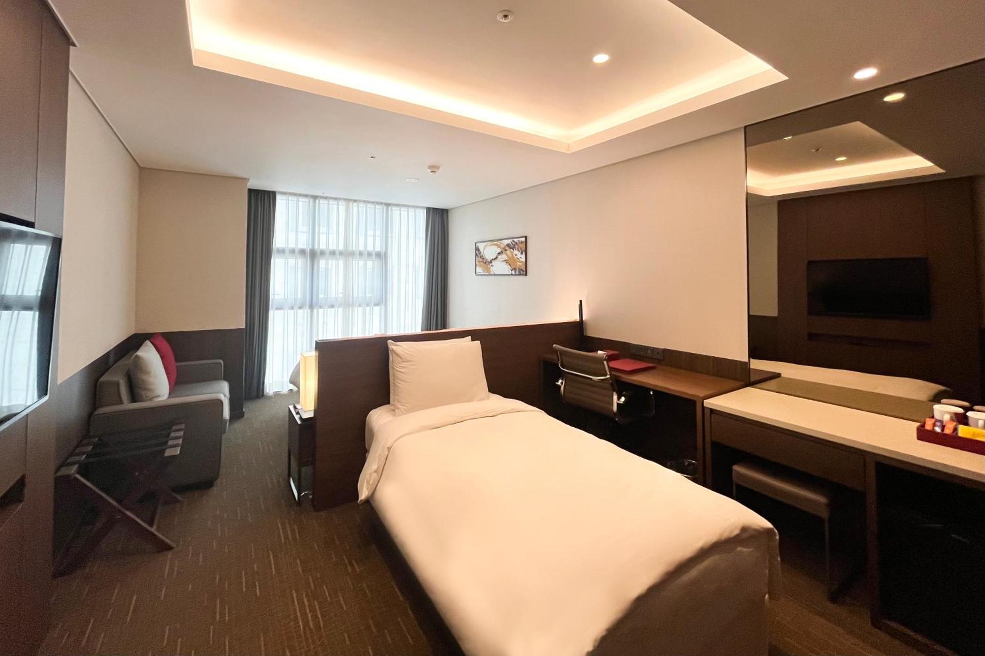 Ramada Encore By Wyndham Station