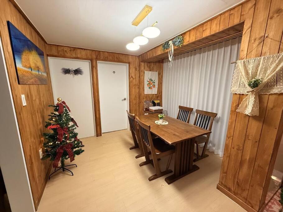 Korea Traditional Family House In Apartment
