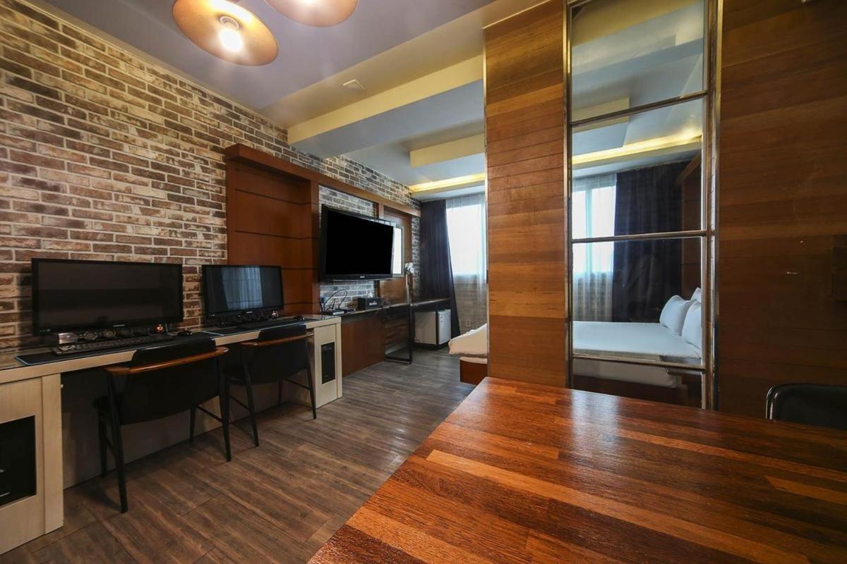 Hwamyeong Sky Motel Busan
