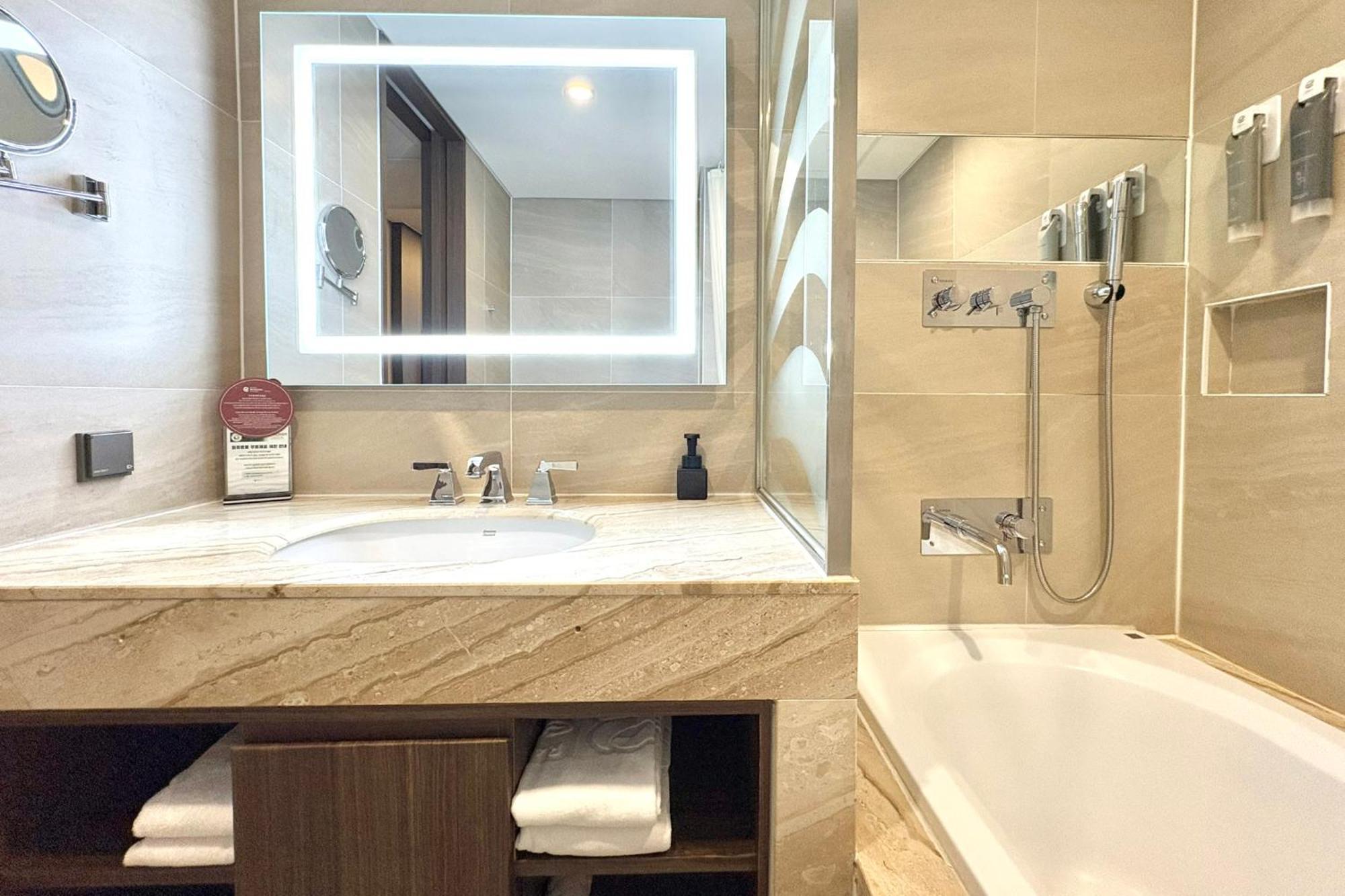 Hotel Ramada Encore By Wyndham Station